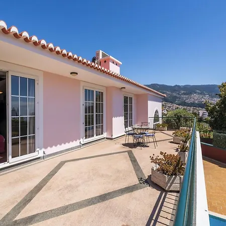 Great Family Villa In Funchal *