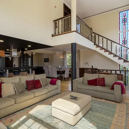 Great Family Villa In Funchal * Фуншал